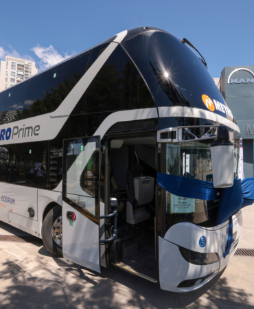 1785416541_Metro_Turizm___NEOPLAN_Skyliner_teslimat_6