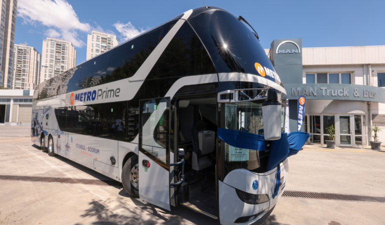 1785416541_Metro_Turizm___NEOPLAN_Skyliner_teslimat_6